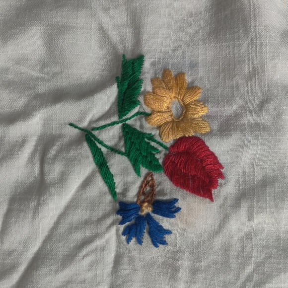 White Summer Dress with Flowers Size XS (24 inch waist) - Picture 3 of 5